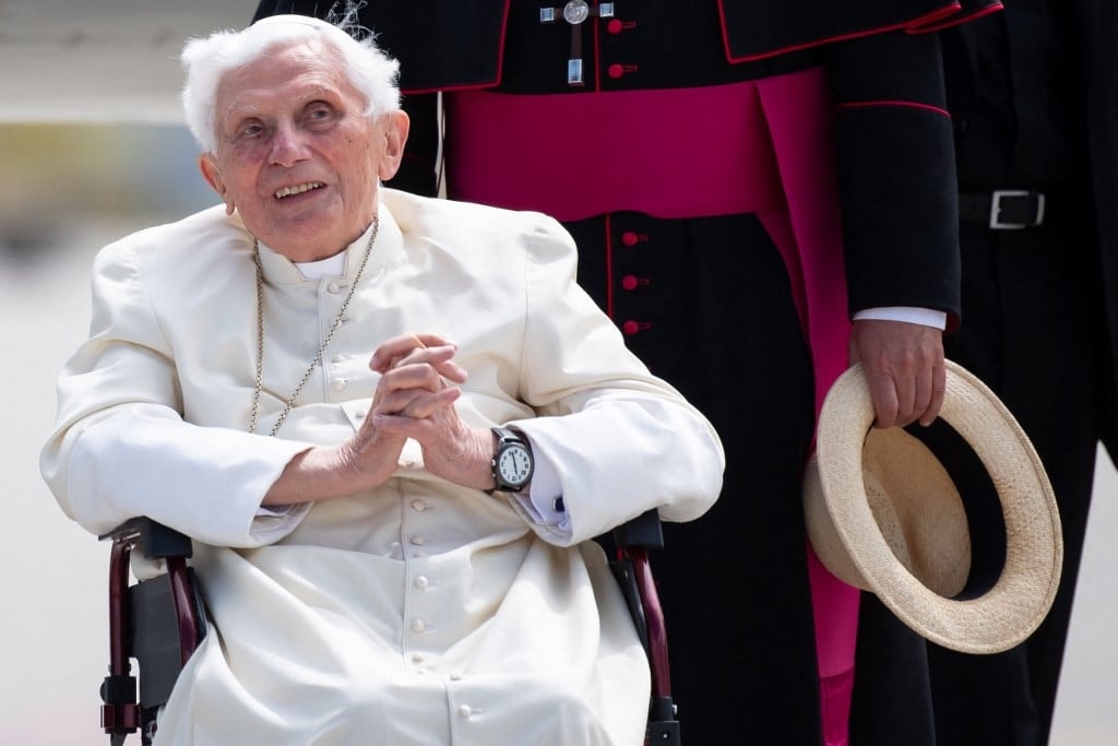 Vatikáni szóvivő: Súlyos, de stabil XVI. Benedek állapota
