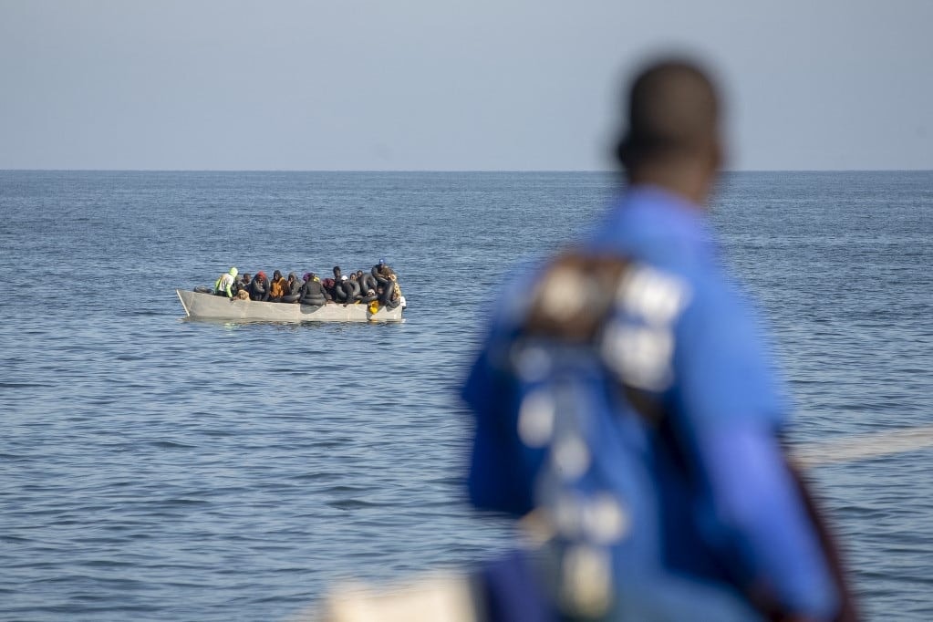 Migránsok vesztek a vízbe Olaszország közelében