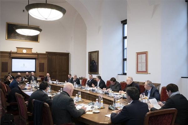 A jövő héten háromnapos kormányülés lesz Sopronban