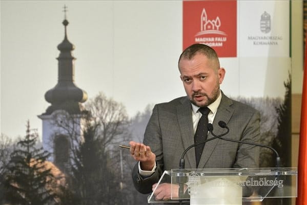 Gyopáros Alpár: Több mint negyvenezer befogadott falusicsok-kérelem van már