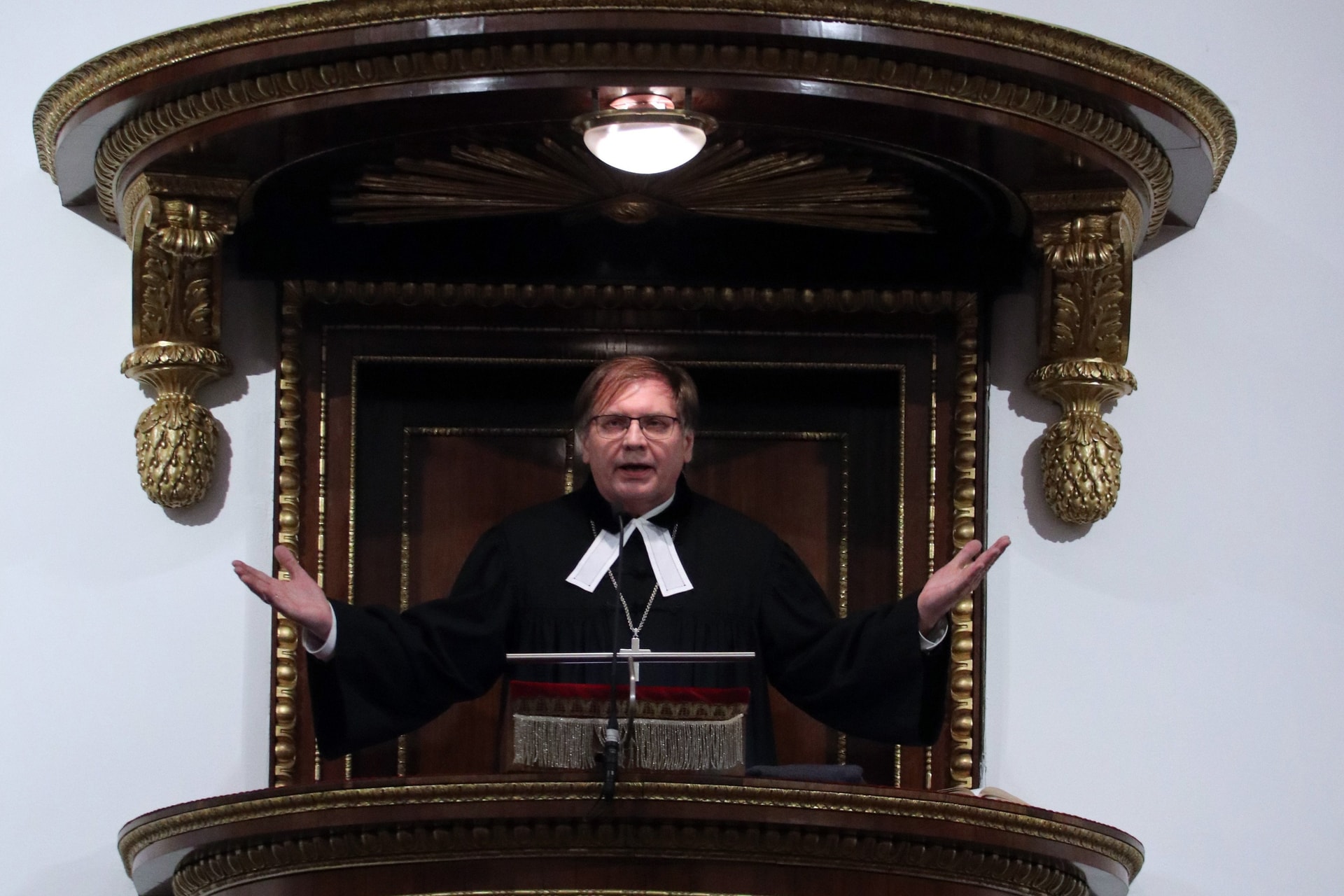 Fabiny Tamás: Jézus az idő fölött áll