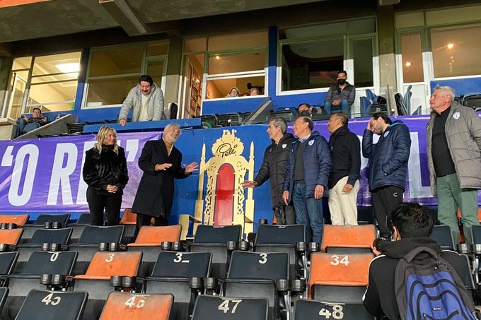 Pelé-trónt avattak egy mexikói stadion páholyában