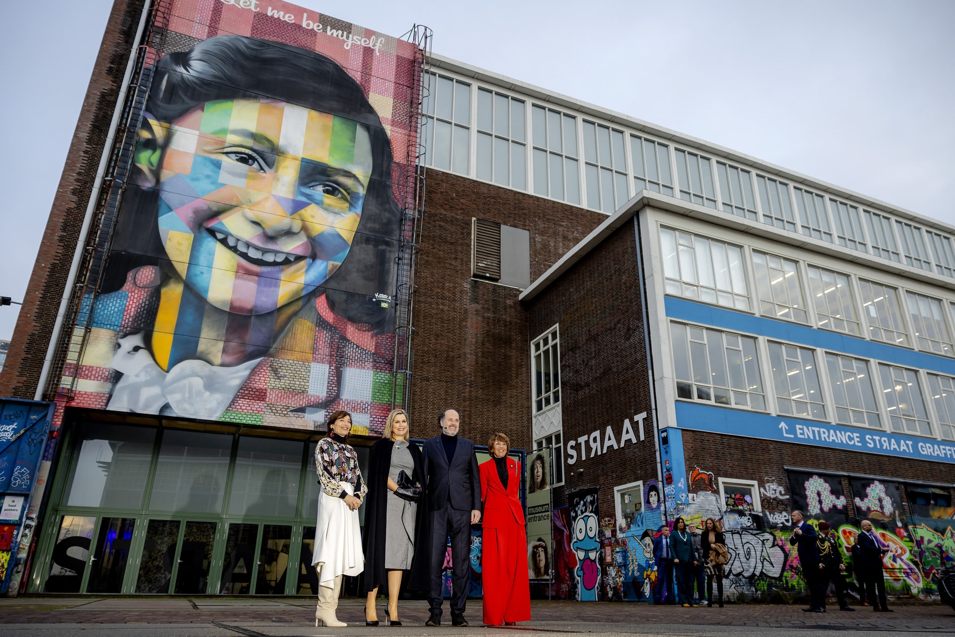 Vizsgálat indult Hollandiában az Anne Frank Házra vetített felirat miatt