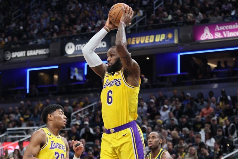 Csillagászati jegyárak LeBron James rekorddöntő meccseire