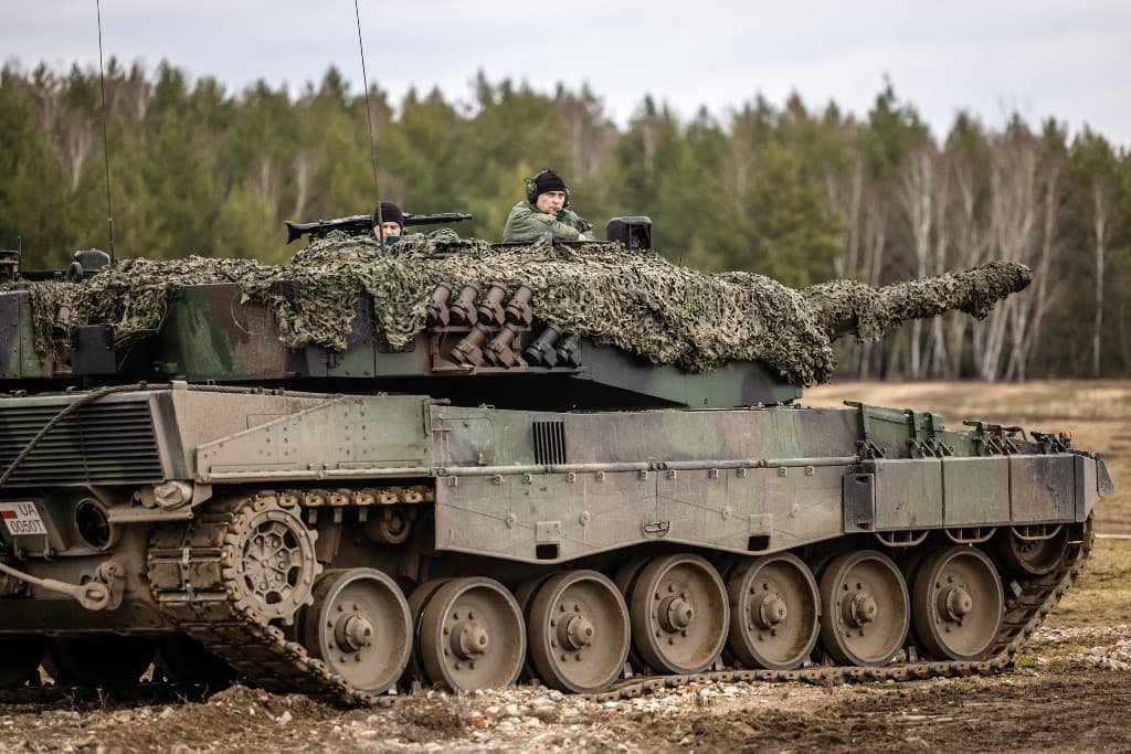 Elindultak a kanadai Leopard 2-esek Ukrajnába