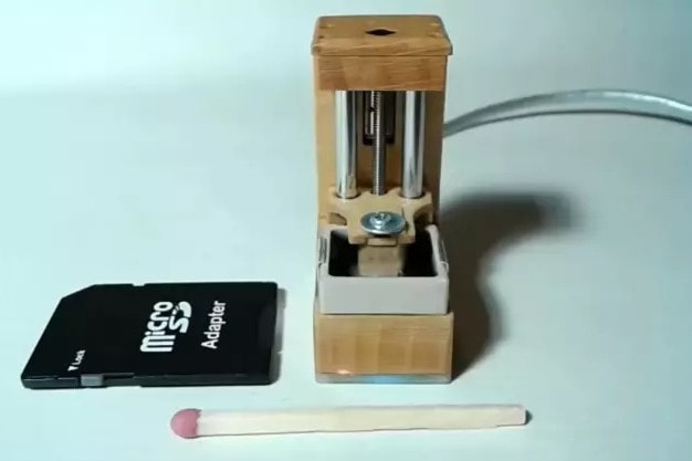 Négycentis 3D-s nyomtatót épített egy őrült feltaláló