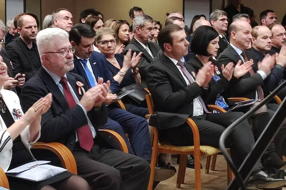 Mesterházy Attila nem cáfolta a DK-ba történő átigazolásának hírét