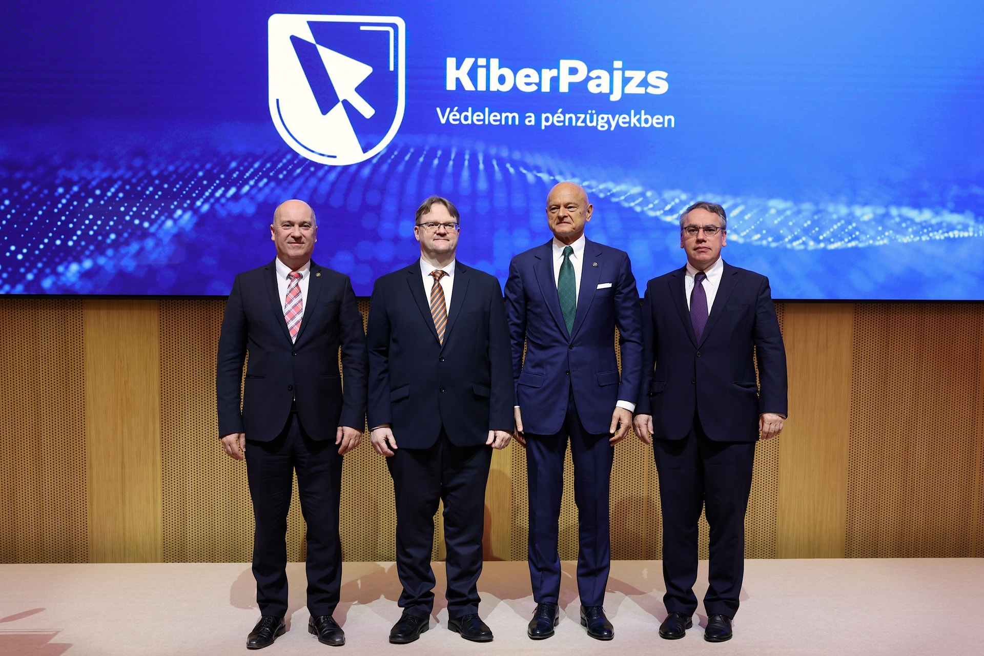 Naponta egy magyar családot tévesztenek meg pénzügyi csalók