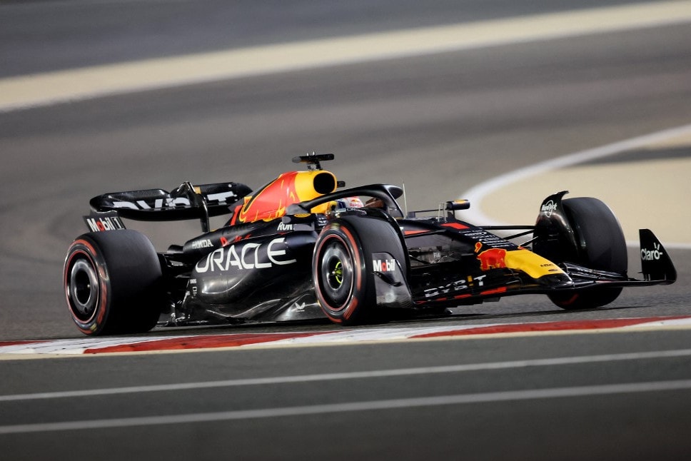 Az orrpiercingcsatát Hamilton, a nyitóversenyt Verstappen nyerte