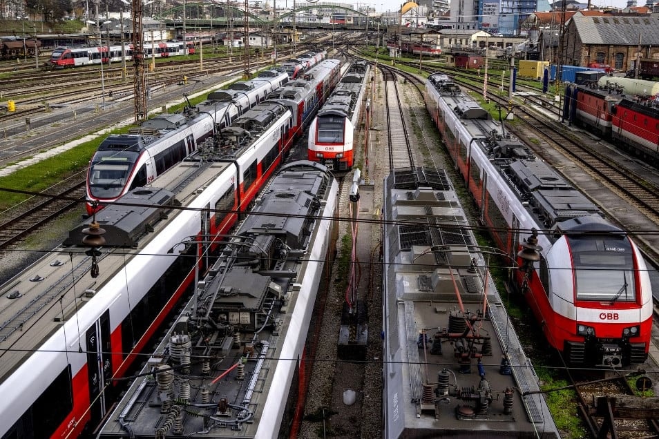 Teljesen leállt a vasúti közlekedés Ausztria keleti részén