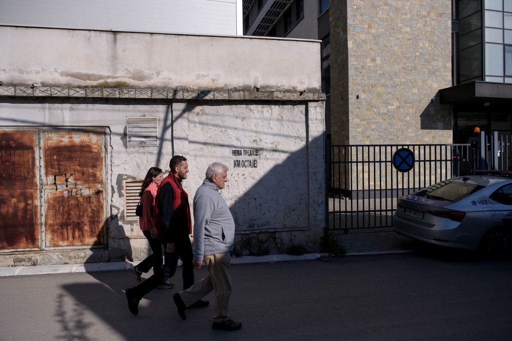 „Közröhejbe fulladt a voksolás Észak-Koszovóban”