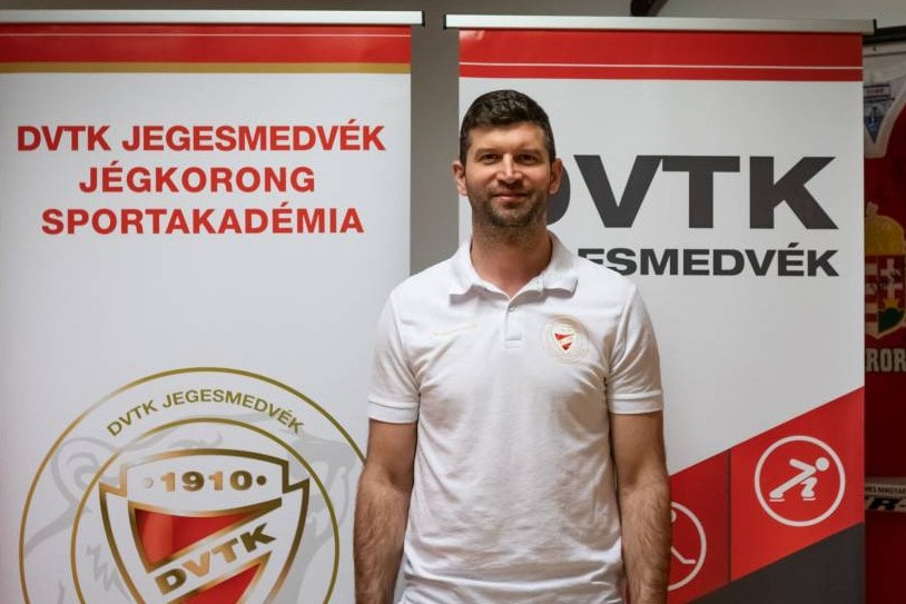 Visszavonul és edzőnek áll Vas János