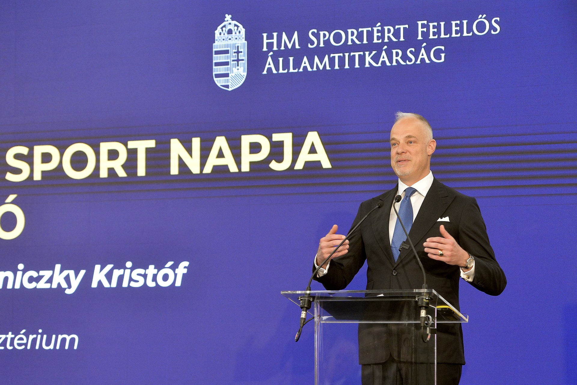 Szalay-Bobrovniczky Kristóf: A sporttársadalom hozzásegít a magyar védképesség visszaépítéséhez