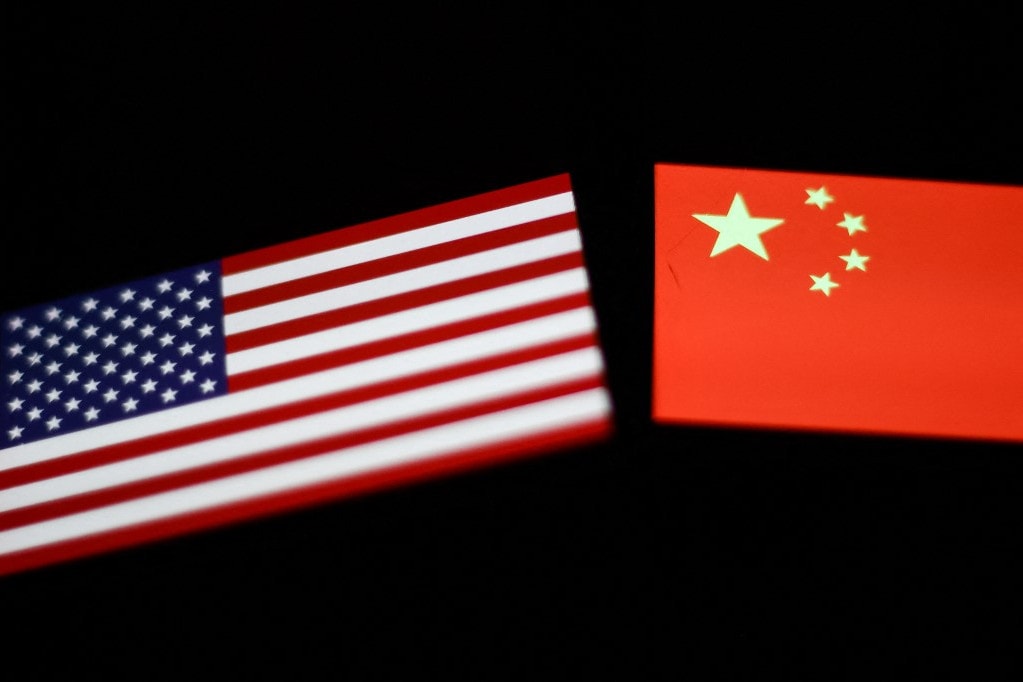 Peking gátlástalan hisztériának tartja az újabb washingtoni szankciókat