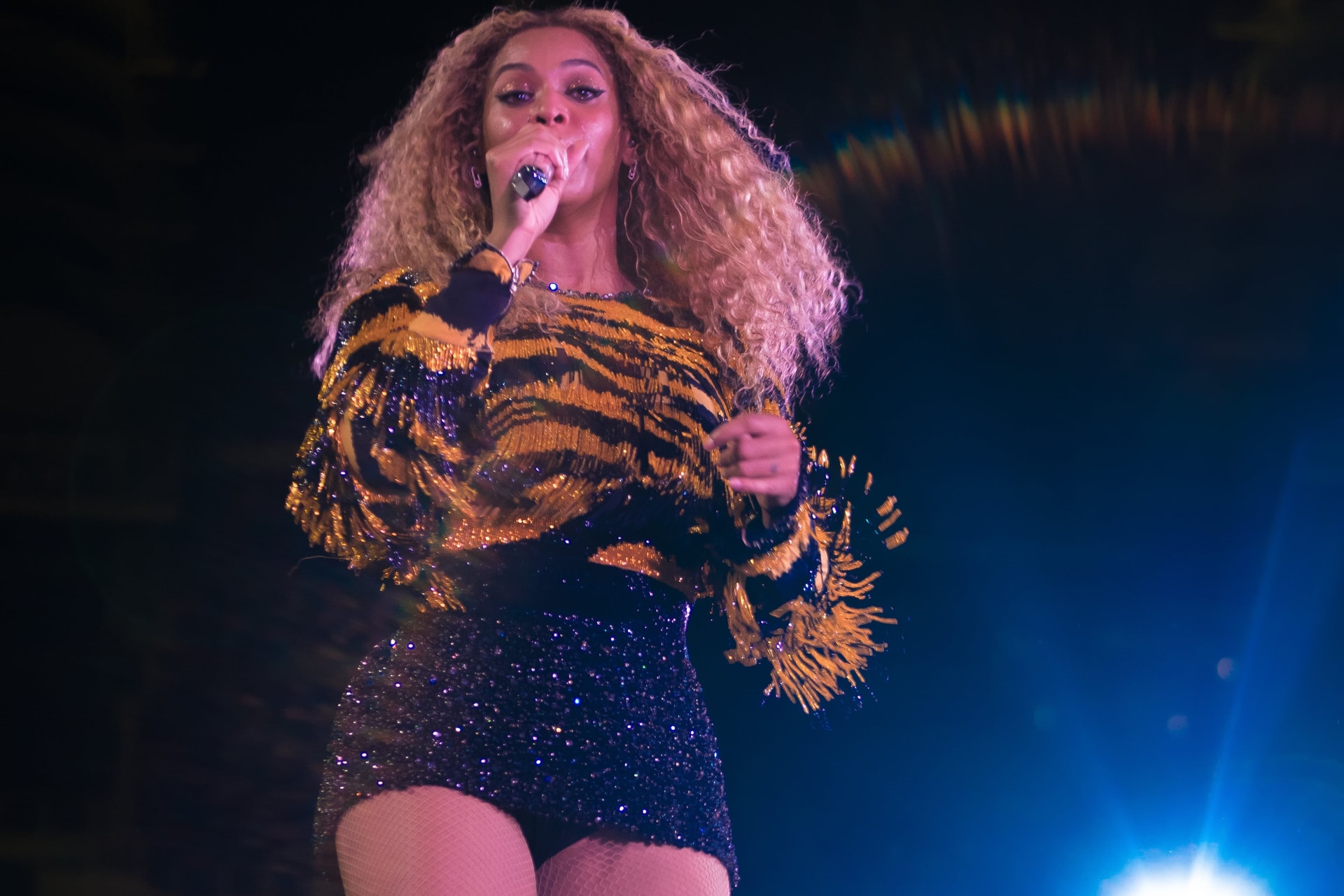 Beyoncé bármit kérhet, de ő egy bizarr tárgyhoz ragaszkodik, bárhol is koncertezik