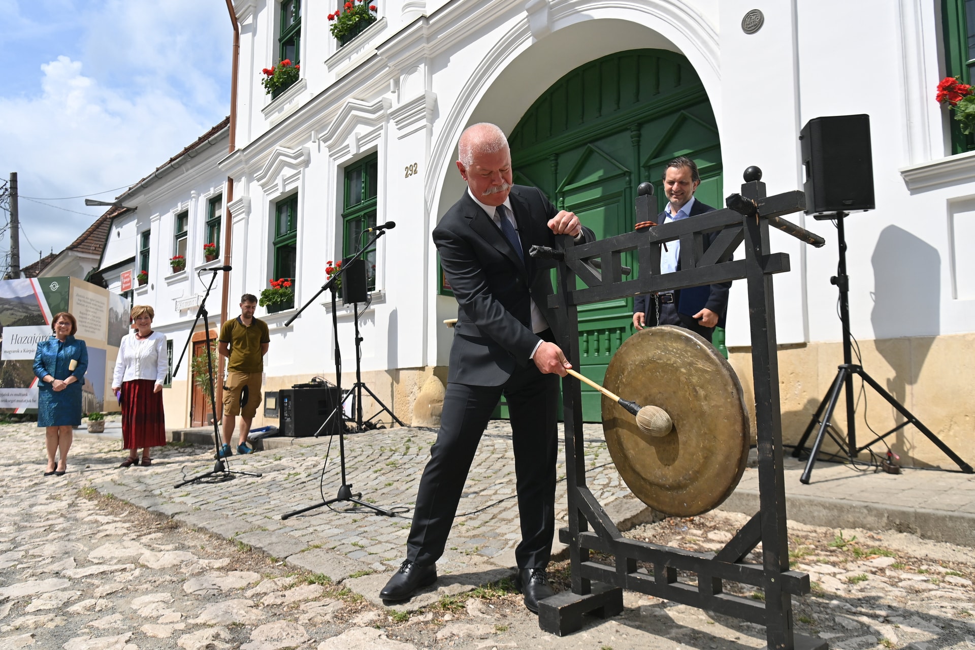 Csák János: Ha ápoljuk kultúránkat, megőrizzük identitásunkat, cselekvőképesek leszünk