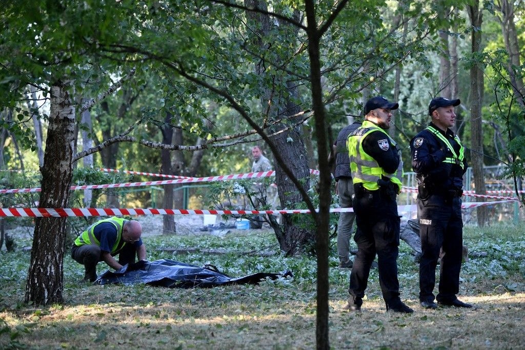 Ukrán rendőrfőnök: Civilek sérültek meg a Kijevet ért orosz rakétatámadásban