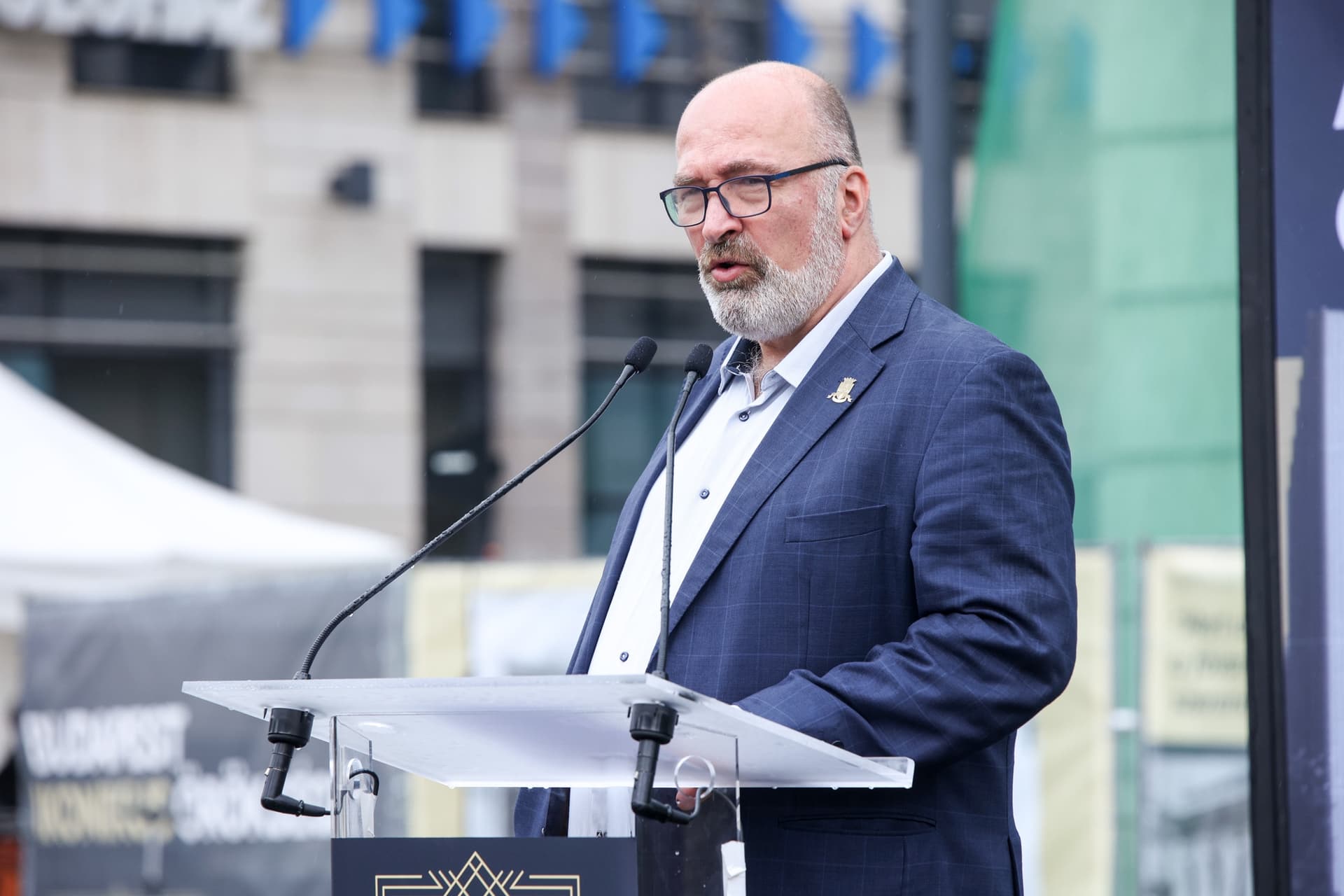 Hétvégén is parkolási díjat fizettetne két baloldali polgármester