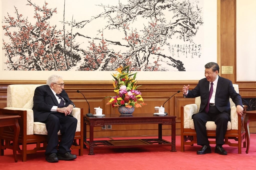 Beszédes Kissinger pekingi látogatása