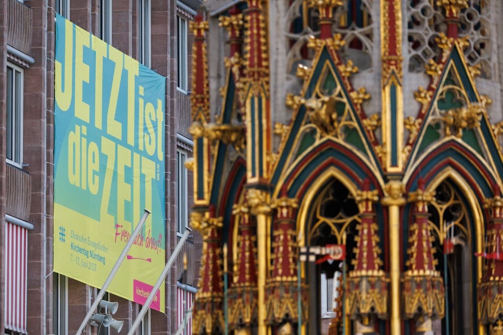 Pornográf fotókból készült kiállítást mutatnak be egy nürnbergi templomban