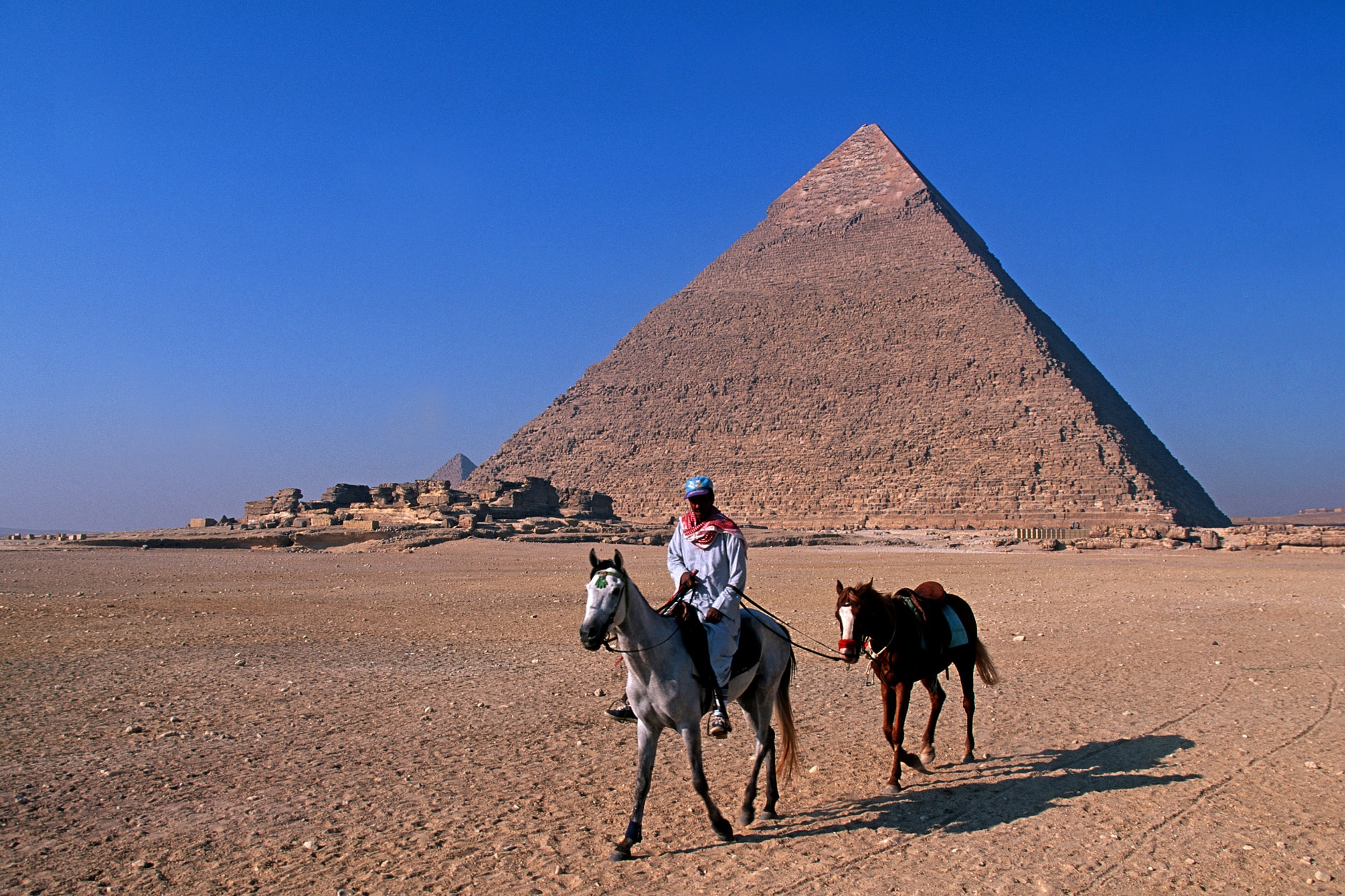 Élőben nyitottak fel egy négyezer éves koporsót Egyiptomban