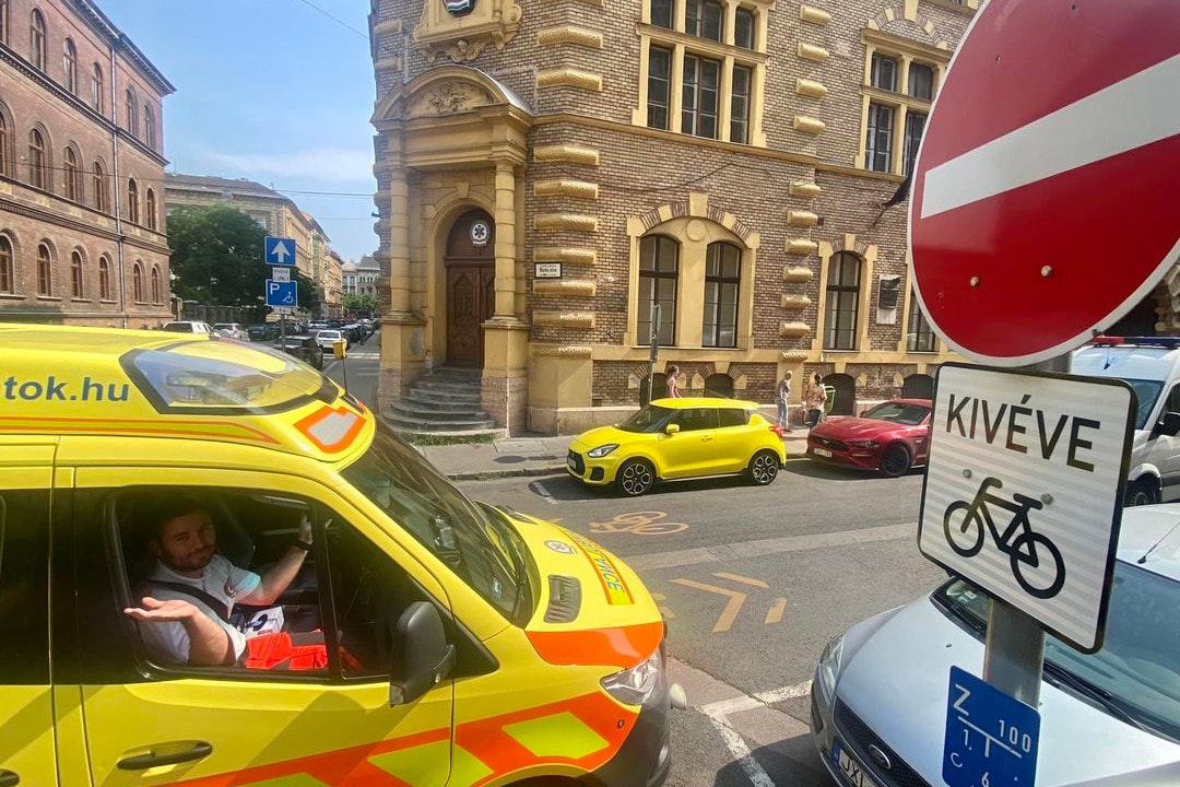 Besokallt a fővárosra az Országos Mentőszolgálat