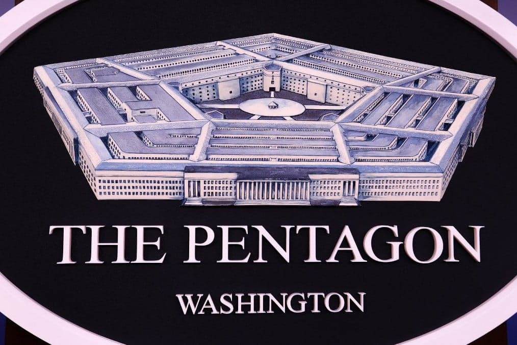 Húsz év után Ukrajna miatt mondott le a Pentagon-tisztviselő