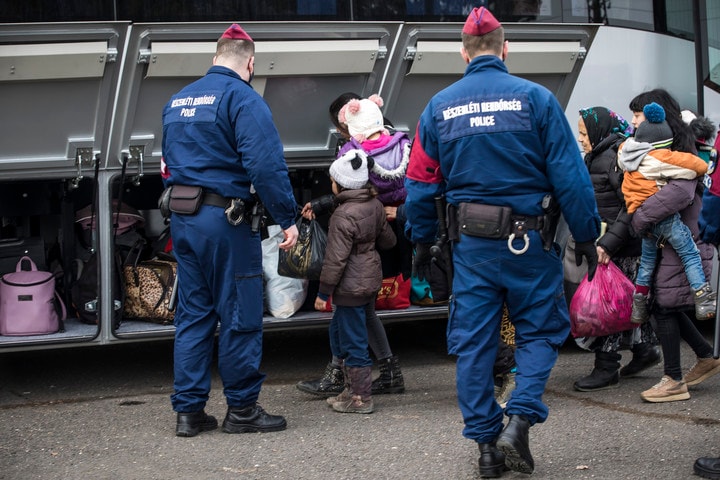 Több mint tizenötezren érkeztek Ukrajnából pénteken