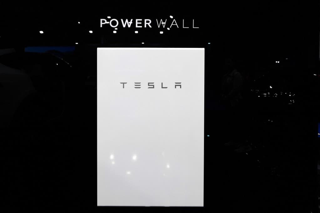 Ukrajna több mint 500 nagy teljesítményű Tesla Powerwall akkumulátort kapott