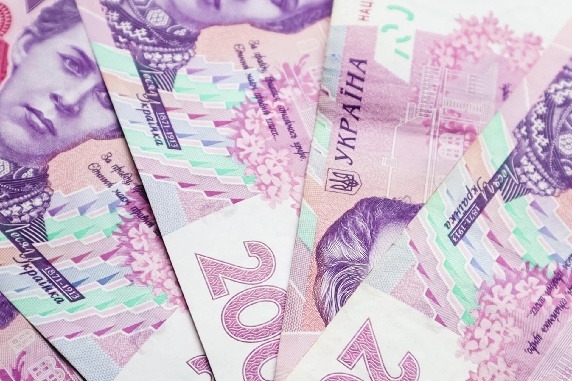 A héthónapos állami költségvetési kiadások több mint 30 százaléka a katonaság fizetése