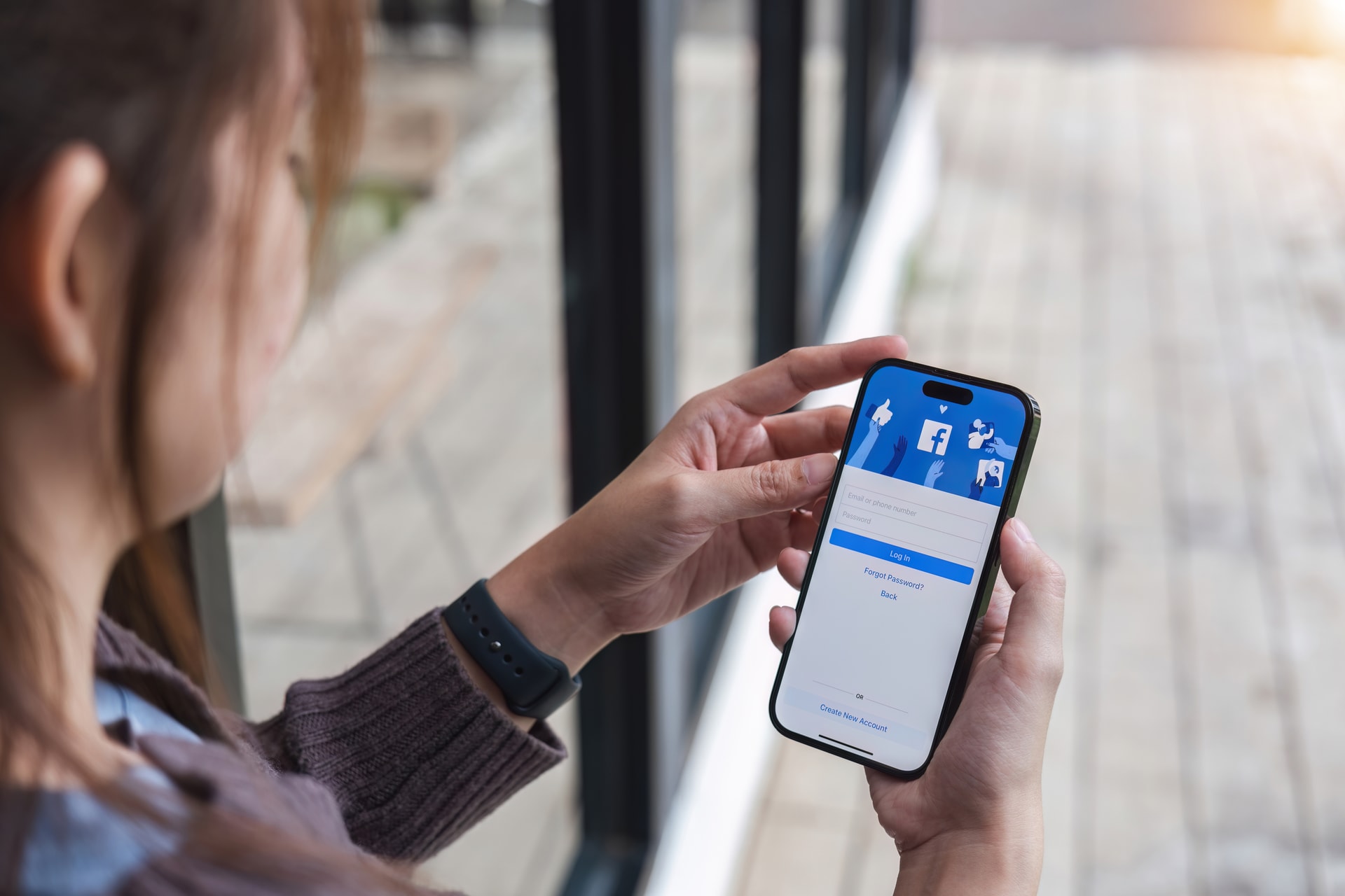 Újabb ország készül a Facebook megregulázására