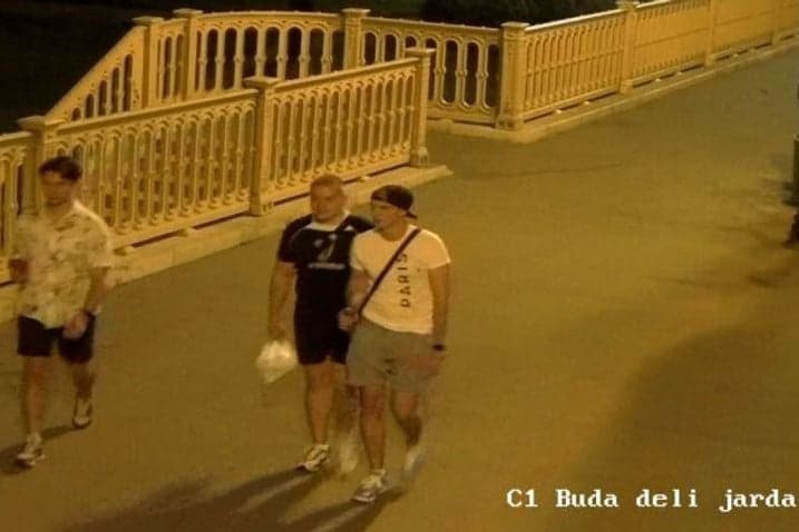 Feladták magukat a Margit híd kőkeresztjeit letörő fiatalok
