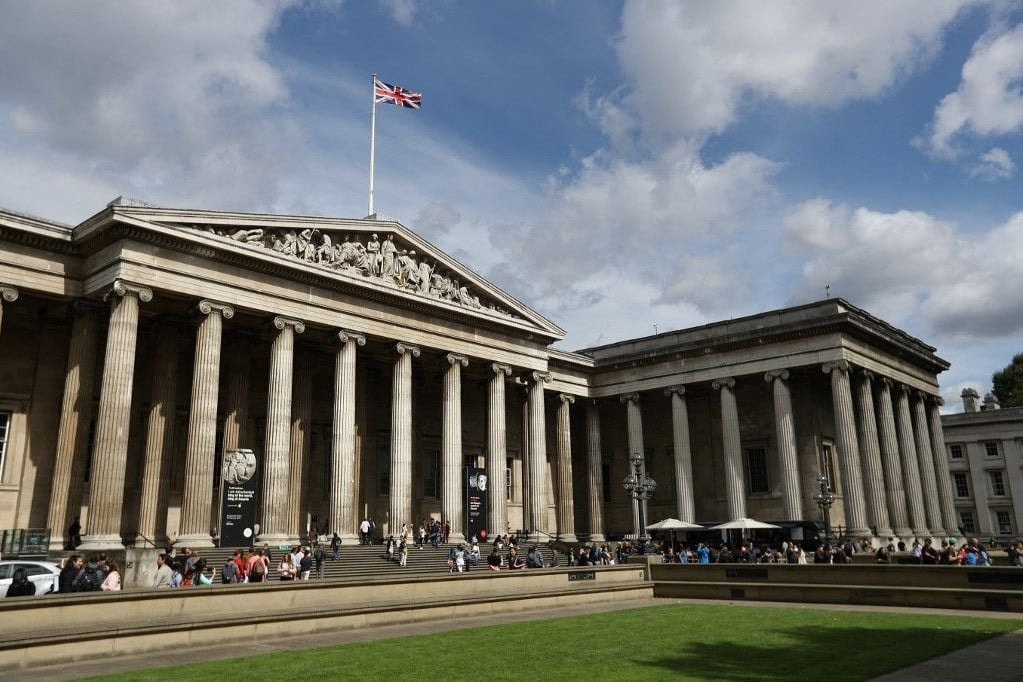 Lemondott a British Museum igazgatója a műkincslopási botrány miatt