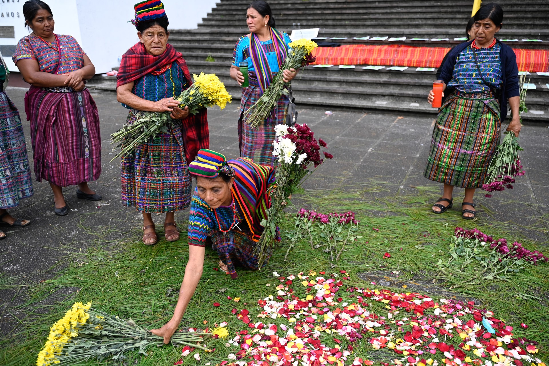 Guatemalában őslakosok lemészárlásáért húsz év börtönre ítéltek egy volt katonatisztet