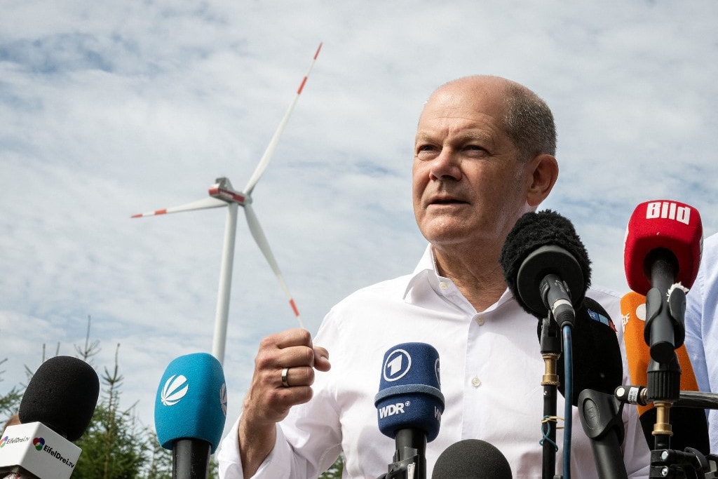 Olaf Scholz szerint a pokol bukott angyalai azok, akik kritizálják a fegyverszállításokat Ukrajnának