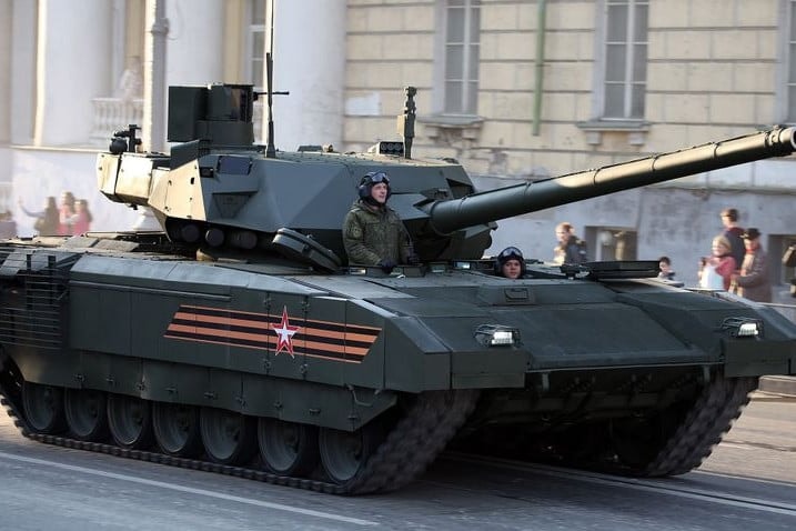 Kiderült: ekkor veti be Oroszország újra a „szupertankját”, a T–14 Armatát!