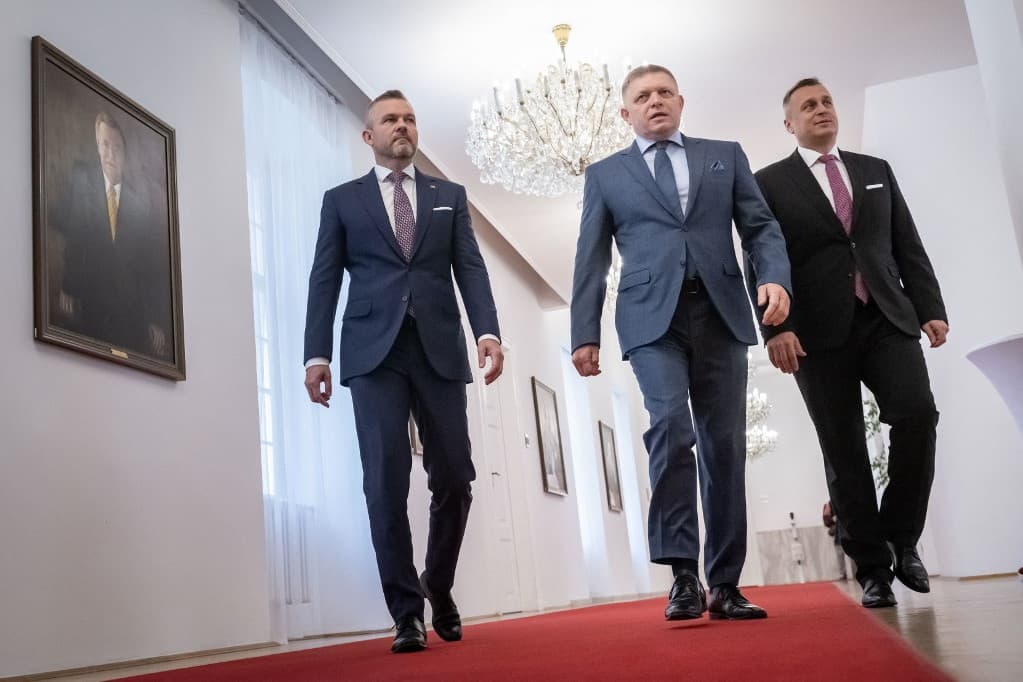 Kinevezte Robert Fico kormányát az államfő