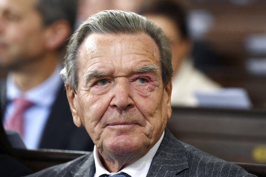 Schröder az ukrán konfliktus tárgyalásos lezárására szólított fel