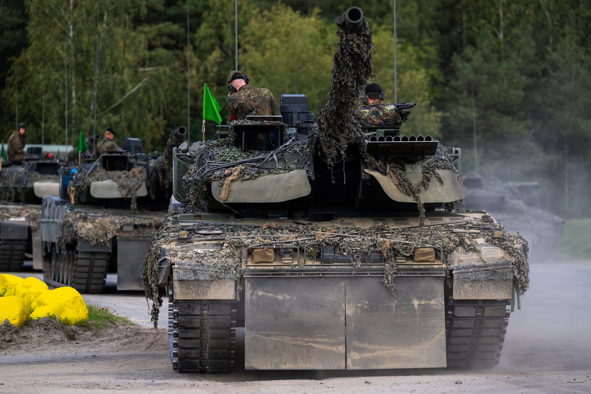 Litvániában javítják meg az ukrajnai csatákban megsérült Leopard tankokat