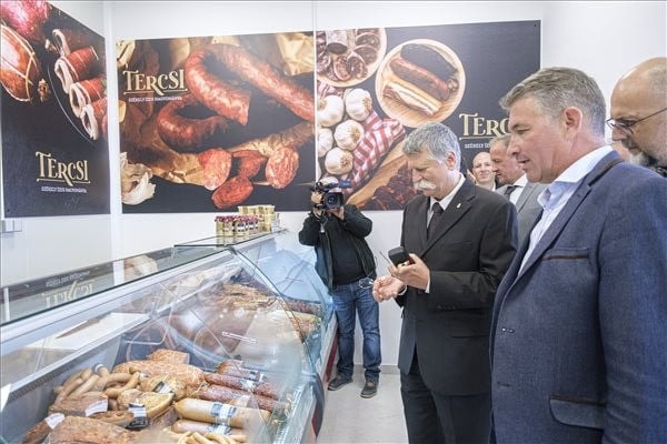 Kövér László: erősíteni kell a szülőföld gazdaságilag megtartó erejét
