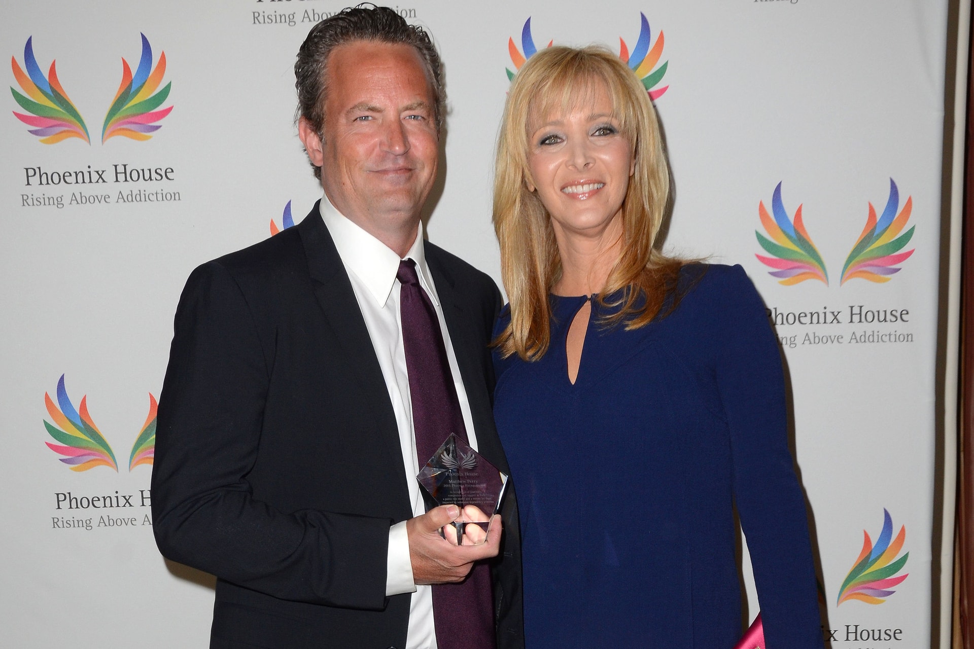 Mindenki a Jóbarátok sztárjait keresi, itt van Lisa Kudrow üzenete