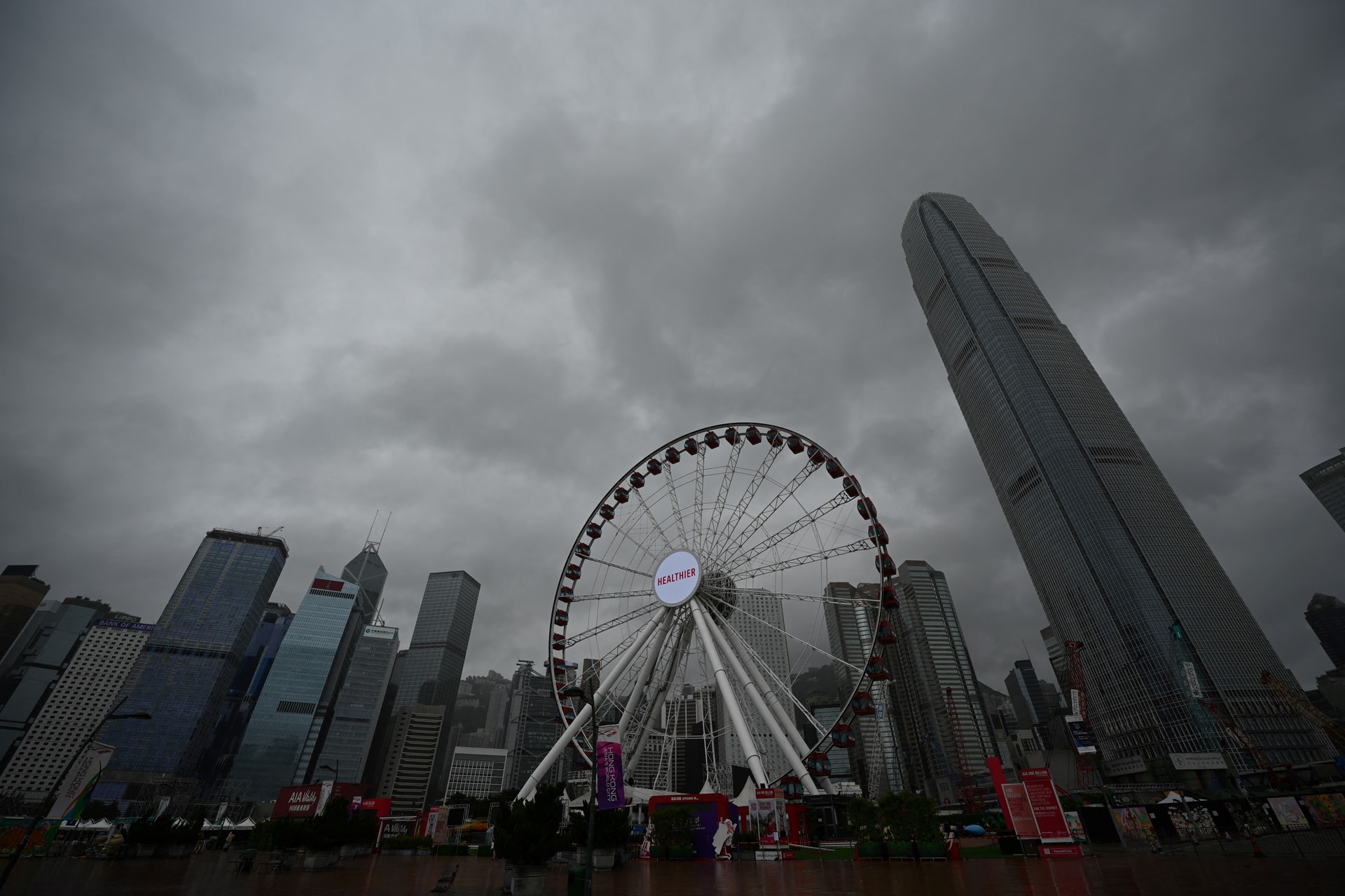 Hongkongban magasabb szintre emelték a Koinu tájfunra vonatkozó risztást