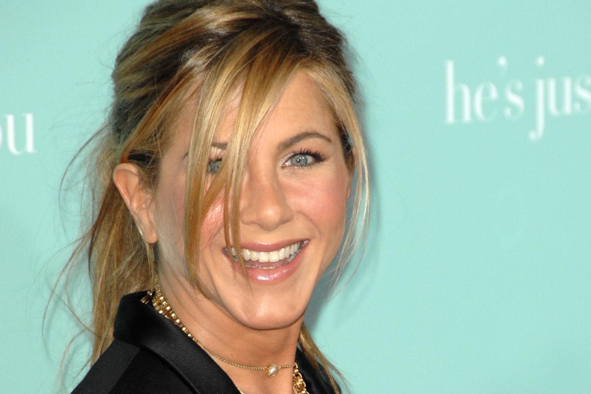 Jennifer Aniston szívszorító üzenettel búcsúzott Matthew Perrytől