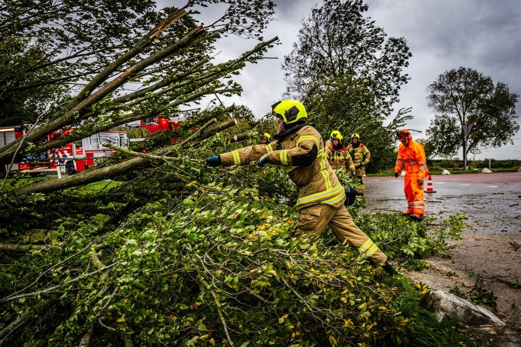 Belgiumban és Hollandiában is halálos áldozatokat követelt a Ciarán nevű vihar