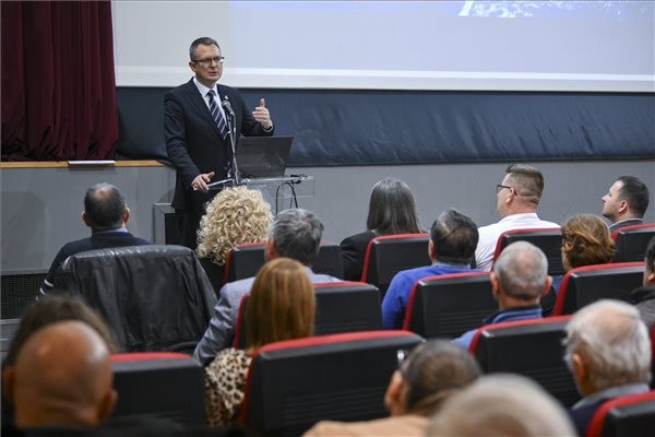 Rétvári Bence: Az EU saját alapértékeivel megy szembe