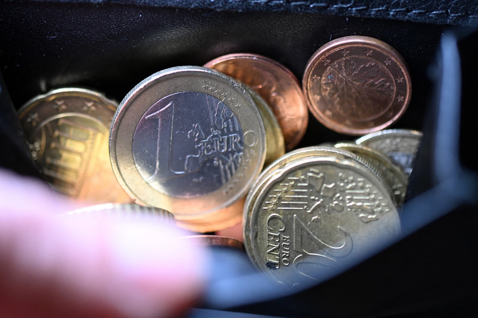 Itt tart a forint hétfő reggel