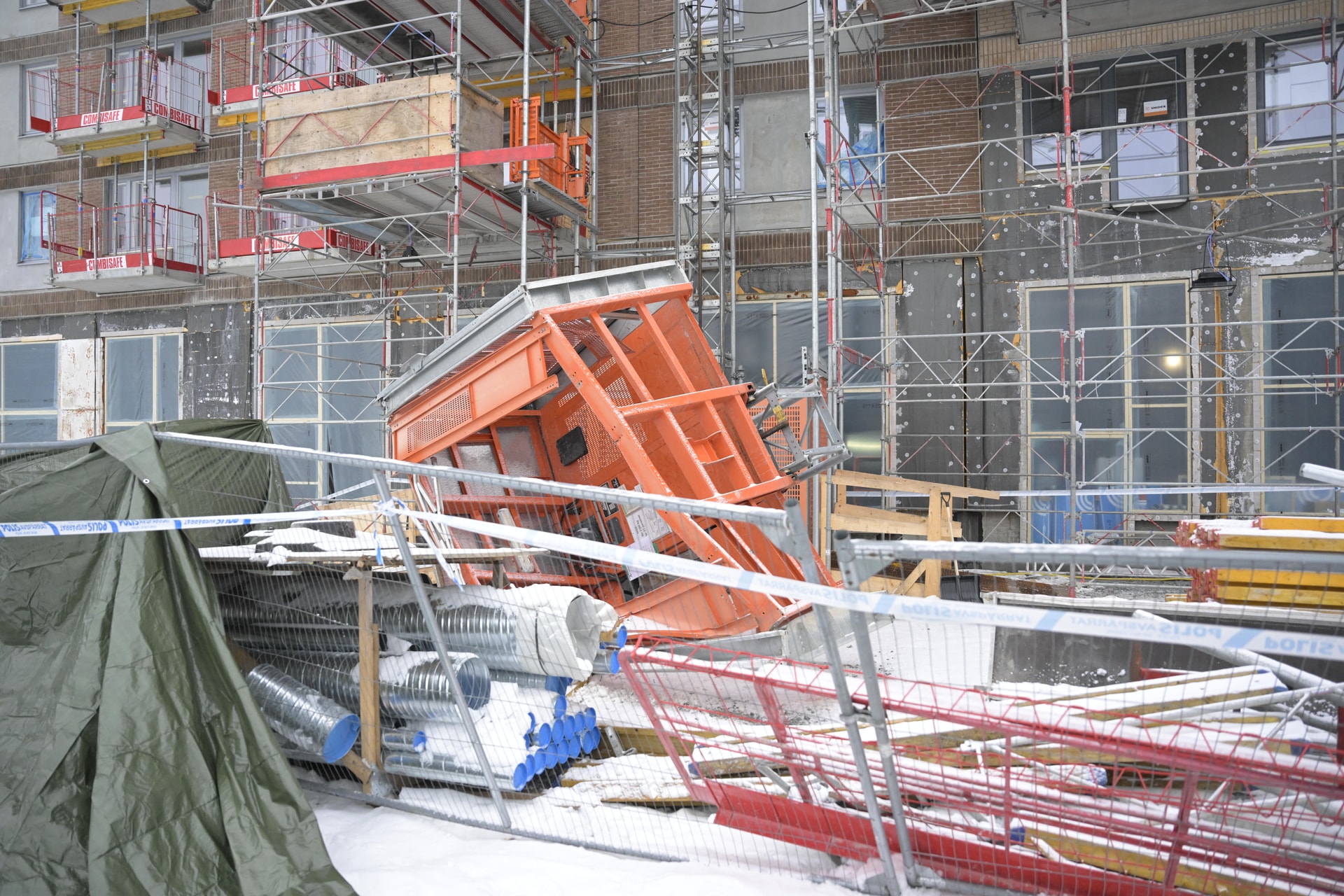 Liftbaleset történt Stockholmban egy építkezésen, többen meghaltak
