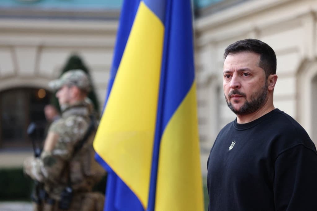 Zelenszkij a hadsereg főparancsnoka mellett a helyetteseit is menesztené