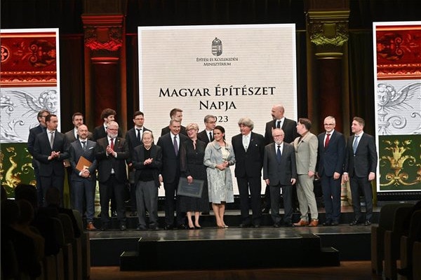 Novák Katalin: Képesek vagyunk világszínvonalon, de sajátosan magyart alkotni
