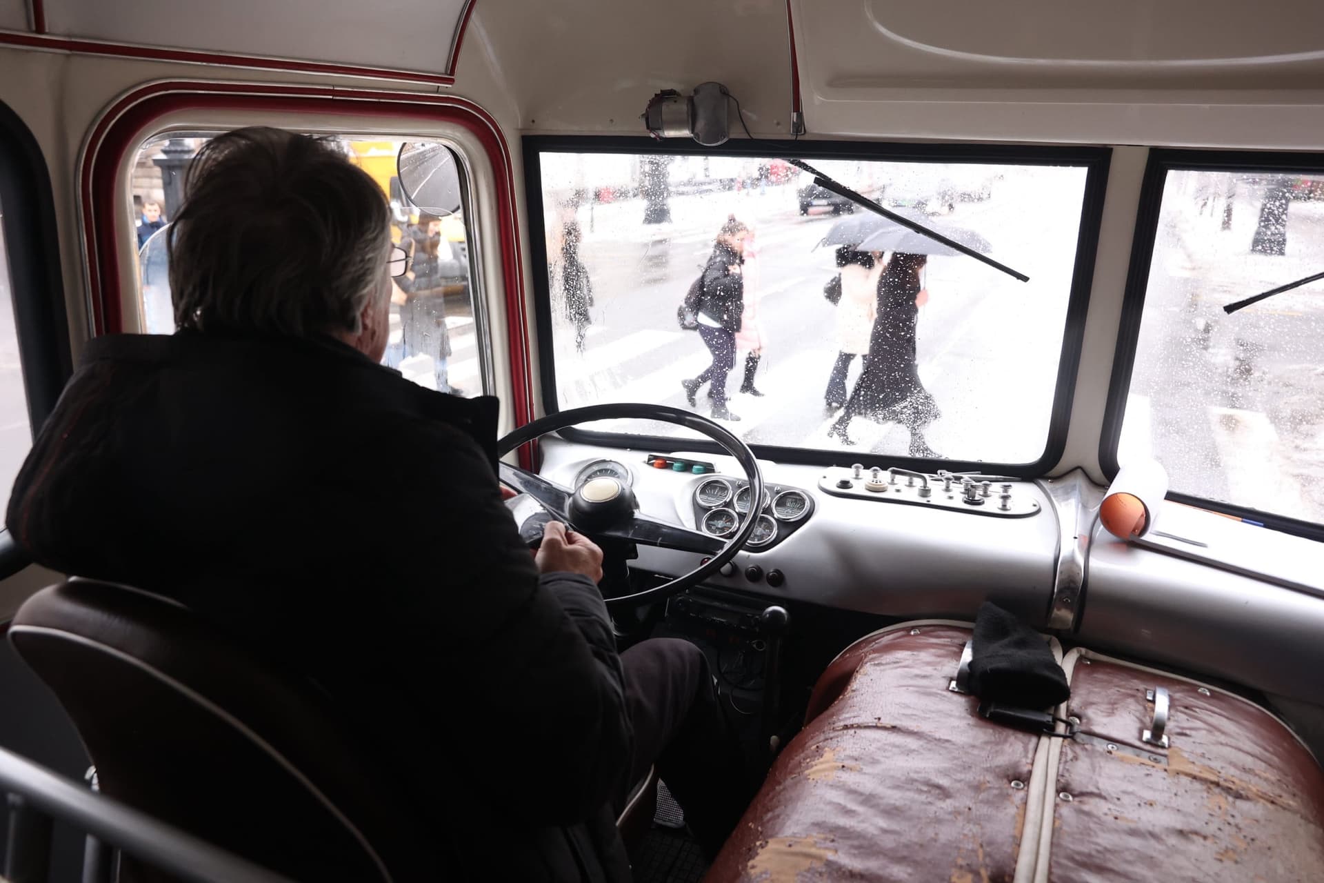 Az Ikarus 311-es nosztalgia járata szemből is lenyűgöző jelenség